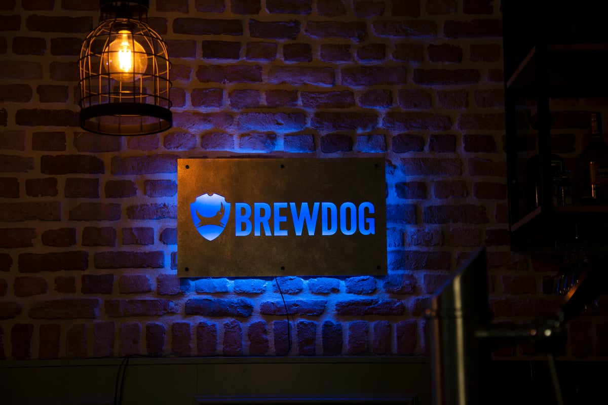 Brewdog_Metal wall LED plate